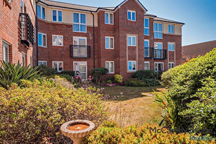 1 Bedroom Apartment For Sale In Coleridge Court, Clevedon, BS21