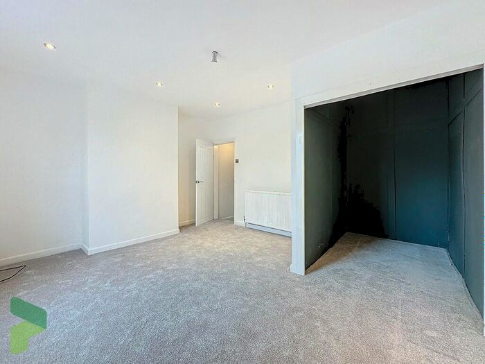 3 Bedroom Terraced House For Sale In South Street, Darwen, BB3