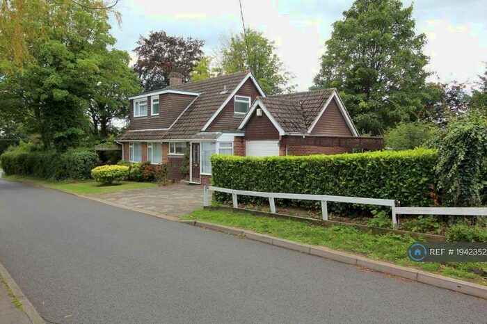 3 Bedroom Detached House To Rent In The Street, Galleywood, Chelmsford, CM2