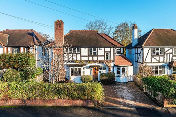 4 Bedroom House For Sale In Squirrels Way, Epsom, KT18