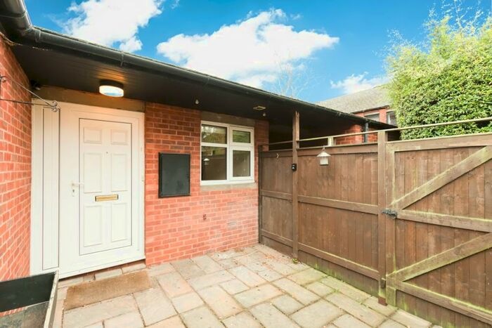 1 Bedroom Mews To Rent In Arthur Garrard Close, Oxford, OX2