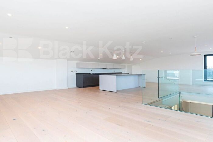 2 Bedroom Flat To Rent In Tottenham Lane, Crouch End, N8