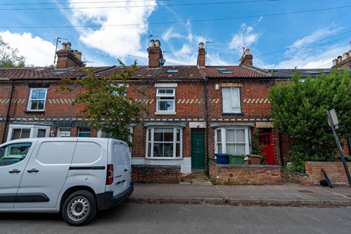 3 Bedroom Terraced House For Sale In Lake Street, Oxford, OX1