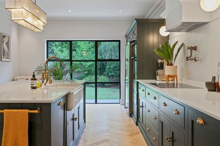 5 Bedroom Detached House For Sale In Beechwood Avenue, Weybridge, Surrey, KT13