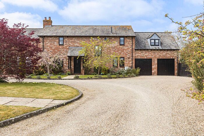 4 Bedroom Semi-Detached House For Sale In Drinkwater Close, Piddington, OX25
