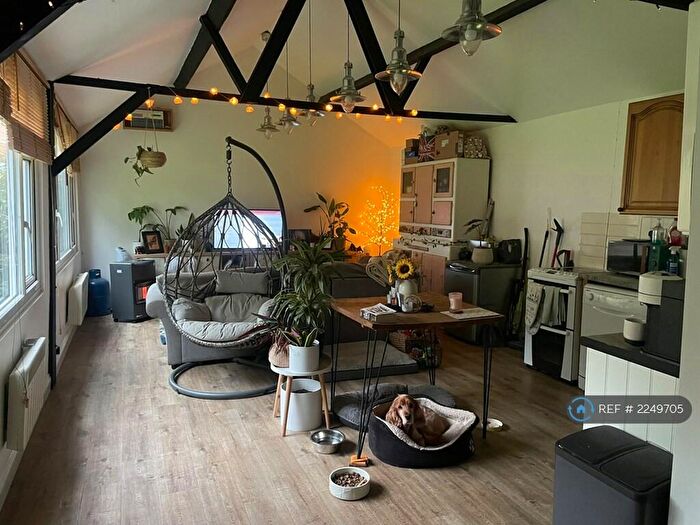 1 Bedroom Detached House To Rent In East Street, Rusper, RH12