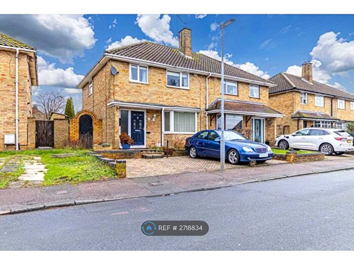 3 Bedroom Semi-Detached House To Rent In Lindlings, Hemel Hempstead, HP1