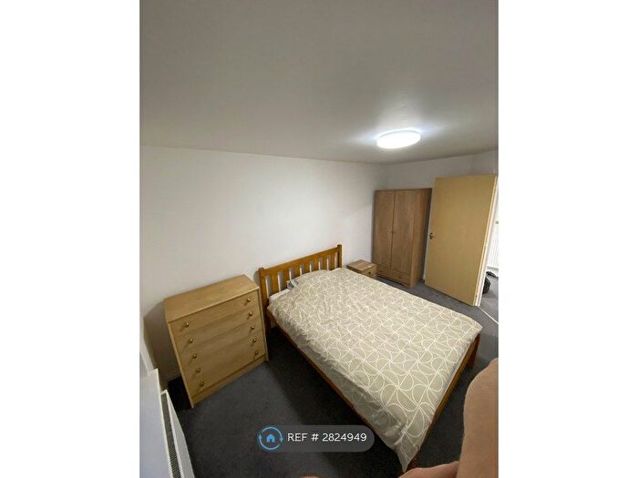 2 Bedroom Flat To Rent In Lilac Gardens, Bolton, BL3