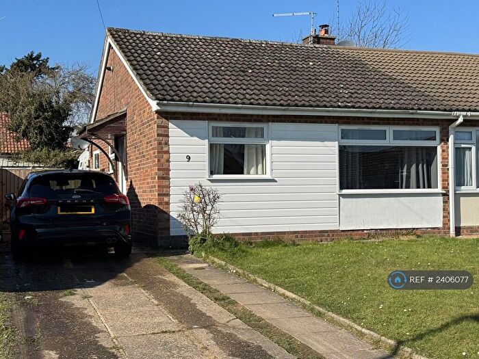 2 Bedroom Bungalow To Rent In Brecklands Road, Brundall, Norwich, NR13