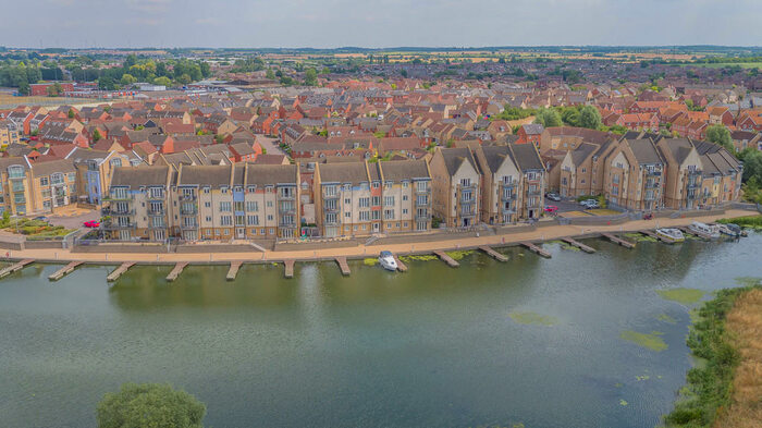 3 Bedroom Apartment To Rent In Wren Walk, Eynesbury, PE19