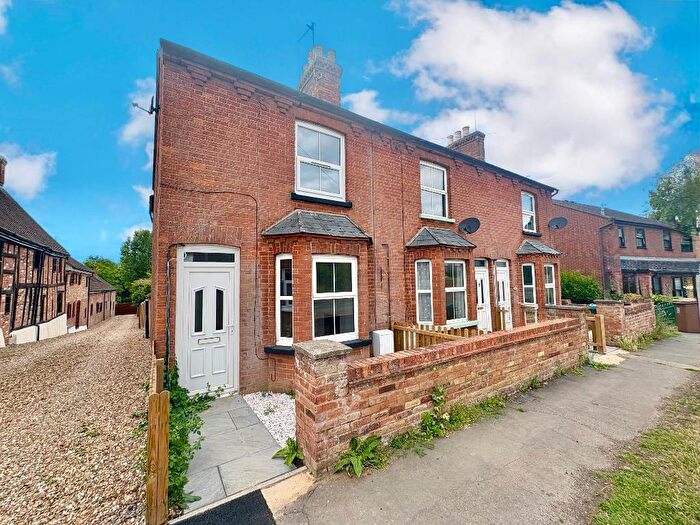 2 Bedroom End Of Terrace House For Sale In High Street South, Stewkley, Buckingshire, LU7