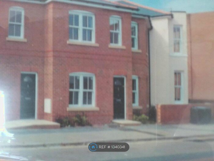 1 Bedroom Maisonette To Rent In Temple Mews, Gosport, PO12