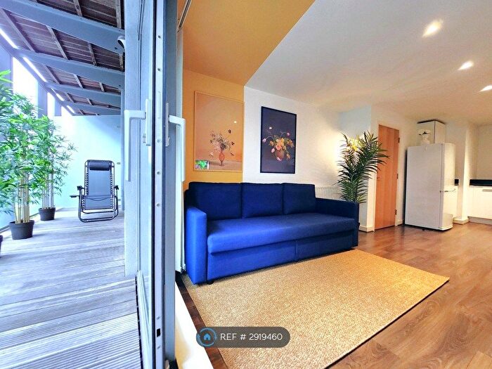 1 Bedroom Flat To Rent In Royal Carriage Mews, London, SE18