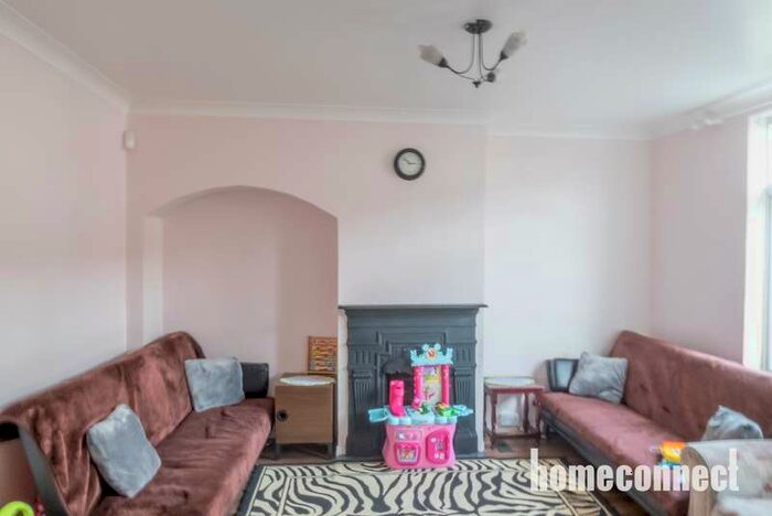 2 Bedroom House To Rent In Lymington Road, Dagenham, RM8