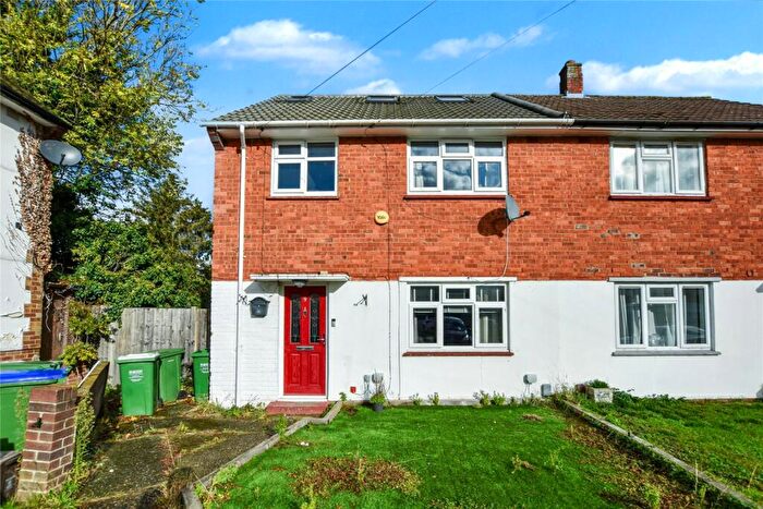 3 Bedroom Semi Detached House For Sale In Downe Close, Welling, DA16