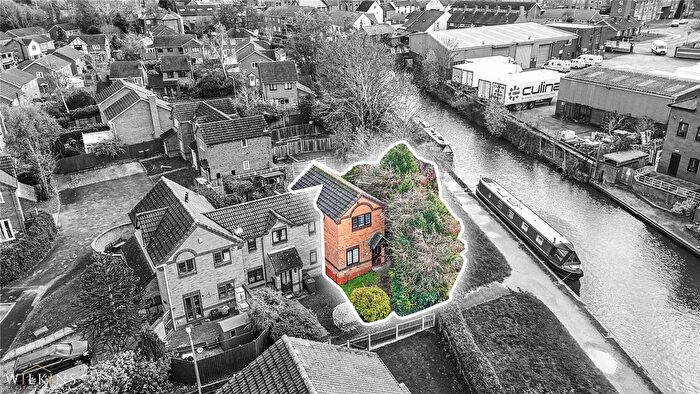 2 Bedroom End Terrace House For Sale In Somerset Close, Tamworth, Staffordshire, B78