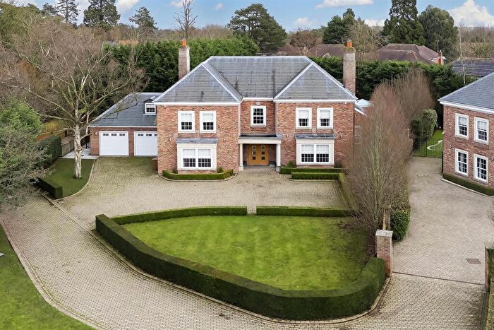 4 Bedroom Detached House For Sale In Park Lane, Swanland, HU14