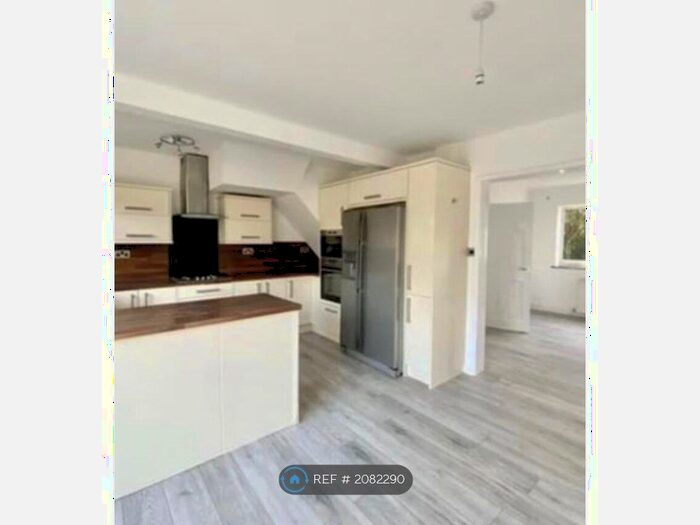 3 Bedroom Semi-Detached House To Rent In Saville Road, Whiston, Rotherham, S60