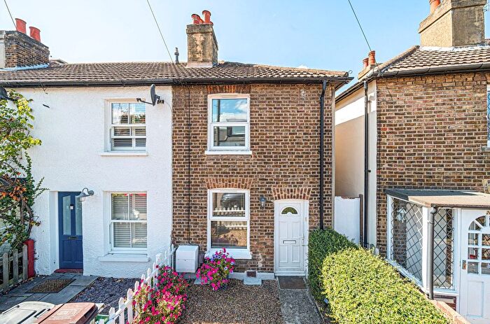 2 Bedroom End Of Terrace House For Sale In Palace Road, Bromley, BR1