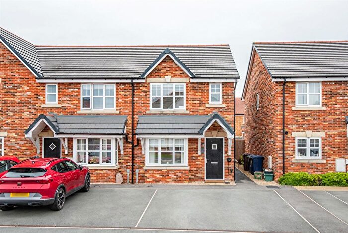 3 Bedroom End Of Terrace House For Sale In Triumph Road, Farington, Leyland, PR25