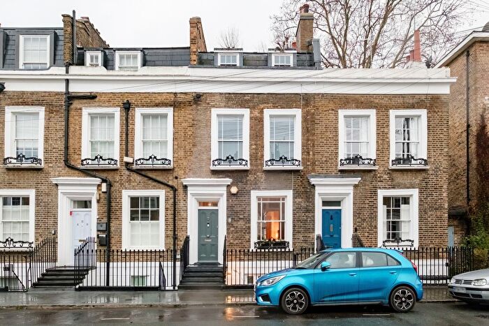 3 Bedroom Flat To Rent In Rees Street, London, N1