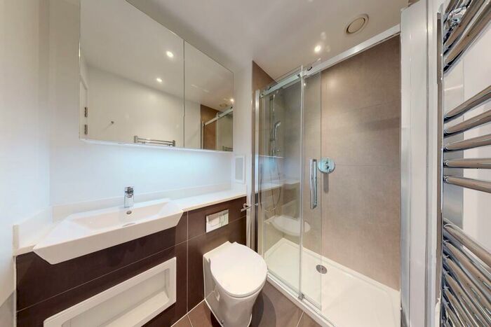2 Bedroom Apartment To Rent In Park Central East, London, SE1