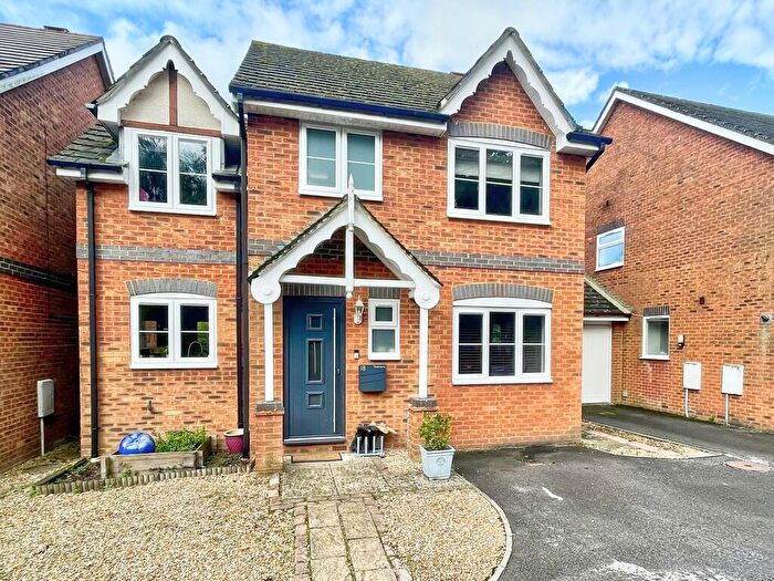 3 Bedroom Detached House For Sale In Greatham, Liss, Hampshire, GU33