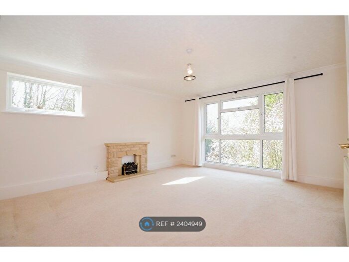 2 Bedroom Flat To Rent In Berry Lane, Rickmansworth, WD3