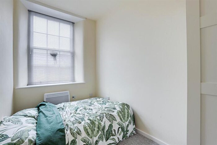 2 Bedroom Apartment To Rent In The Mews, Cliff Road, Nottingham, NG1