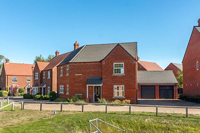 3 Bedroom Detached House For Sale In Moat Reach, Edlesborough, LU6