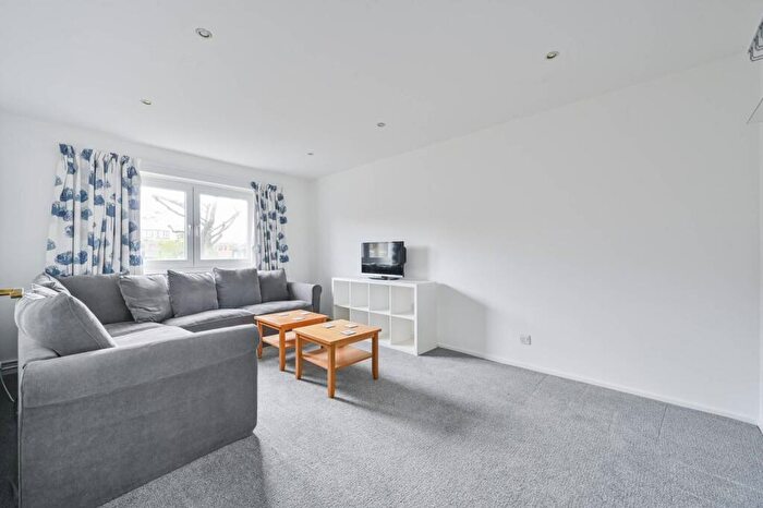1 Bedroom Flat To Rent In Wynford Road, Barnsbury, London, N1