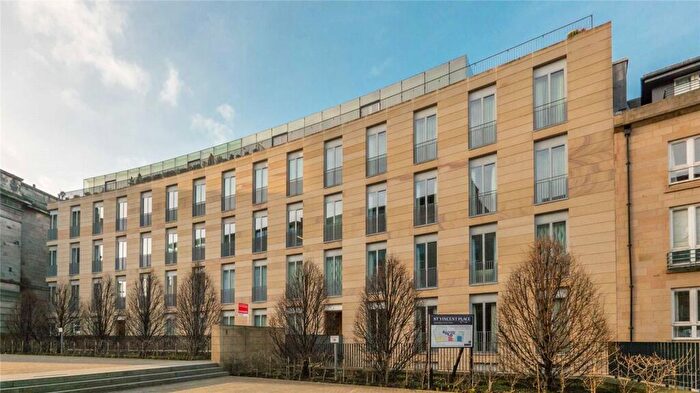 2 Bedroom Flat To Rent In St Vincent Place, Edinburgh, EH3