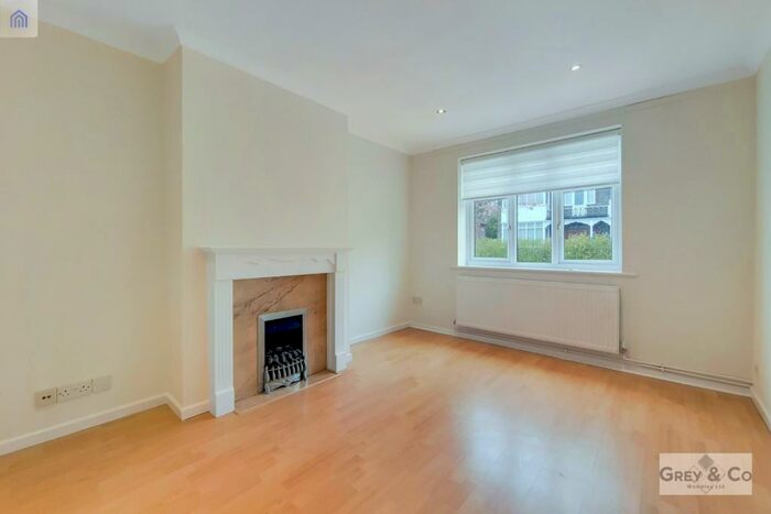 2 Bedroom Maisonette To Rent In Brooke Avenue, Harrow, Greater London, HA2