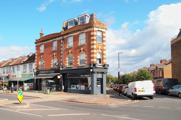 2 Bedroom Flat To Rent In Durnsford Road, Wimbledon Park, London, SW19