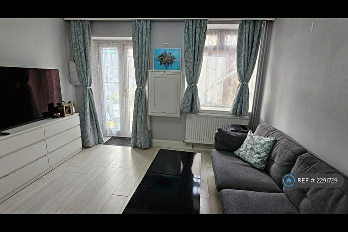 4 Bedroom Maisonette To Rent In Elbury Drive, London, E16