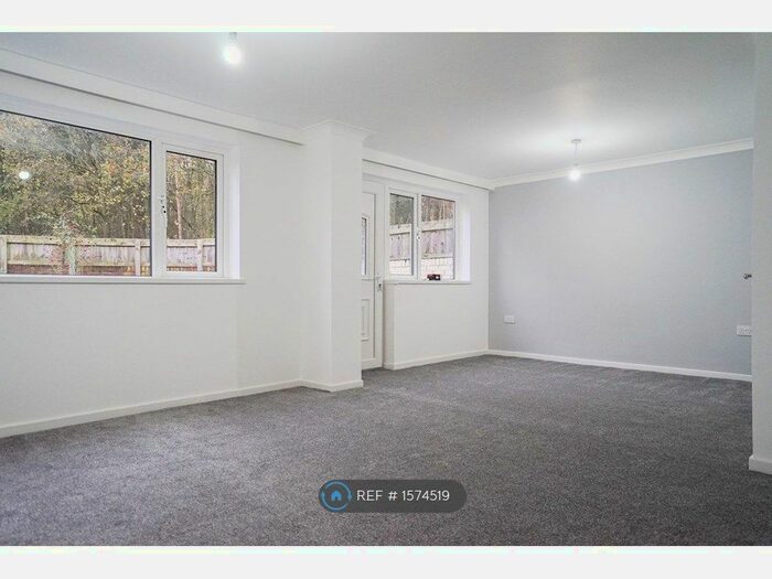 3 Bedroom Semi-Detached House To Rent In Donvale Road, Washington, NE37