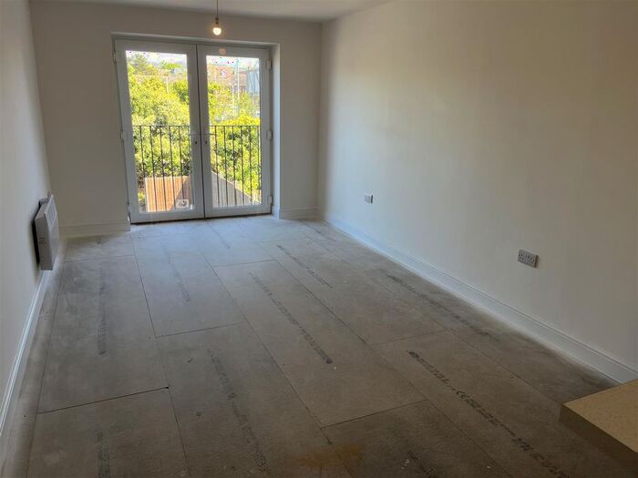 1 Bedroom Flat To Rent In Western Road, Borough Green, TN15