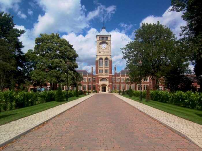 3 Bedroom Flat To Rent In Washington House, Marlborough Drive, Bushey, WD23