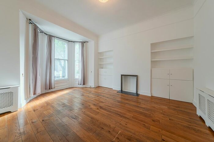 2 Bedroom Flat To Rent In Redcliffe Gardens, London, SW10