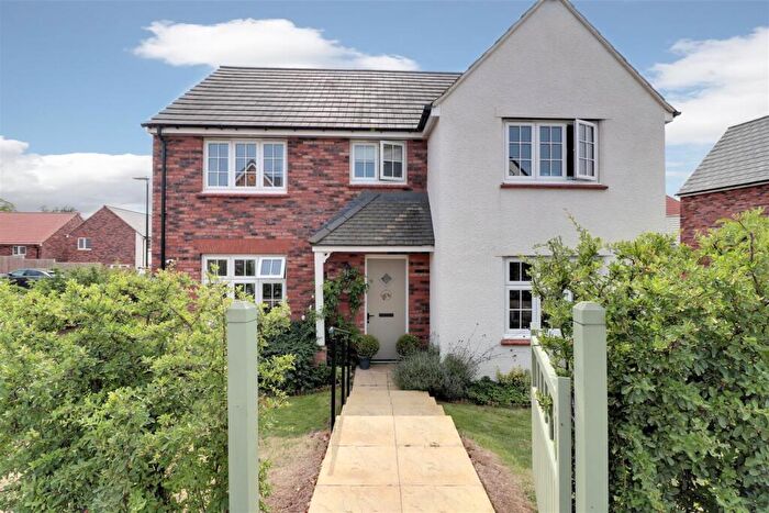4 Bedroom Detached House For Sale In Great Oldbury Drive, Great Oldbury, Stonehouse, GL10