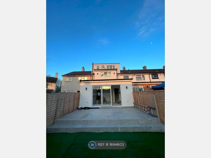 2 Bedroom Flat To Rent In Canons Gate, Harlow, CM20