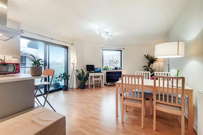 1 Bedroom Apartment To Rent In Douglas Path, London, E14