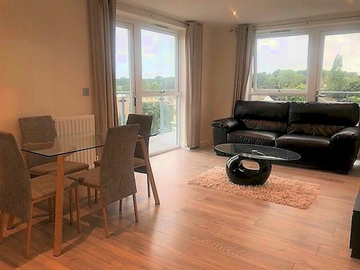 2 Bedroom Apartment To Rent In Maidenhead, Berkshire, SL6