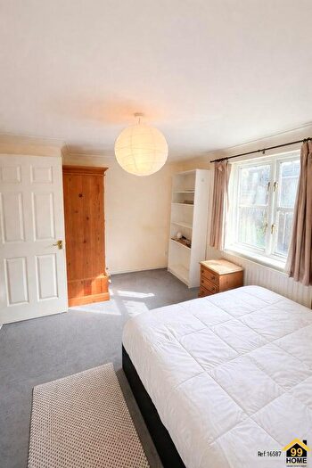 3 Bedroom Flat To Rent In Mile End Road, London, Greater, E1