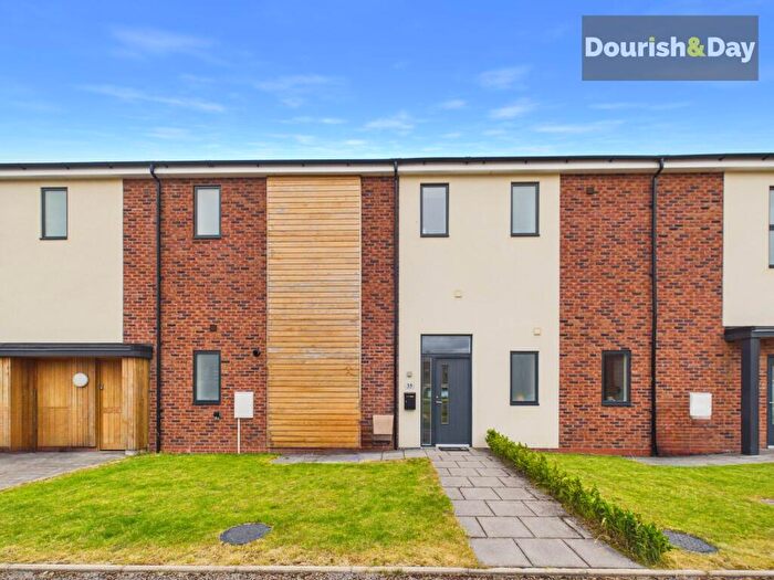 4 Bedroom Terraced House For Sale In Chetwynd Court, Stafford, ST17
