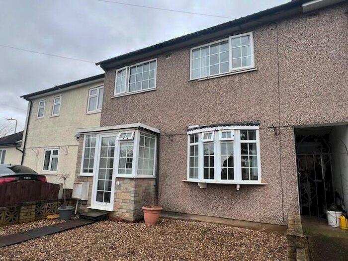 3 Bedroom Semi-Detached House To Rent In Burns Road, Tamworth, B79