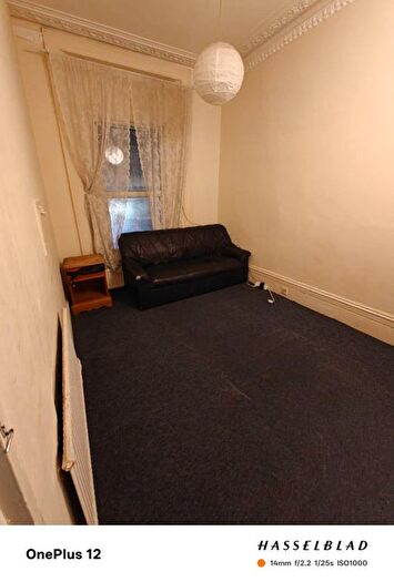 2 Bedroom Flat To Rent In London, E8