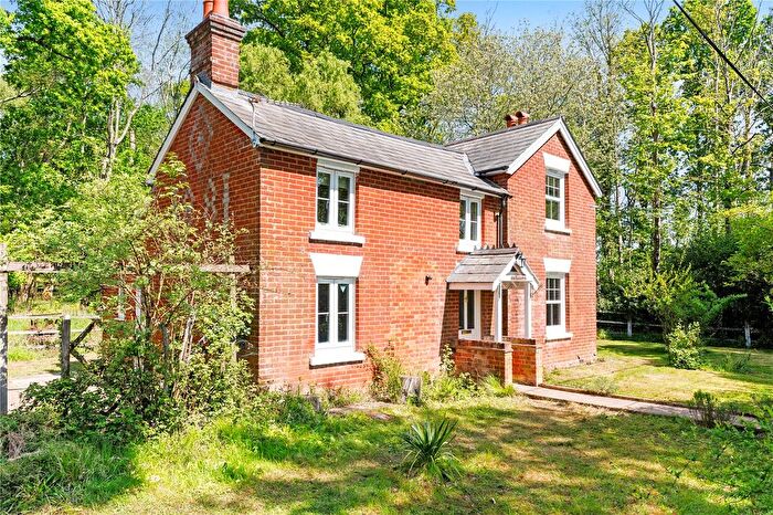 3 Bedroom Detached House To Rent In Hamptworth, Salisbury, Wiltshire, SP5