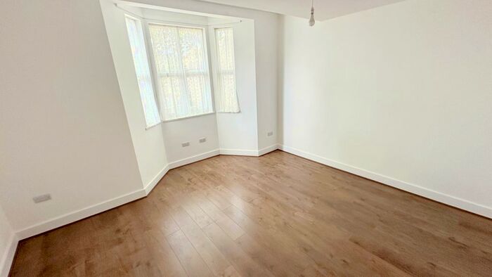 4 Bedroom Flat To Rent In Prince Regent Lane, London, E13