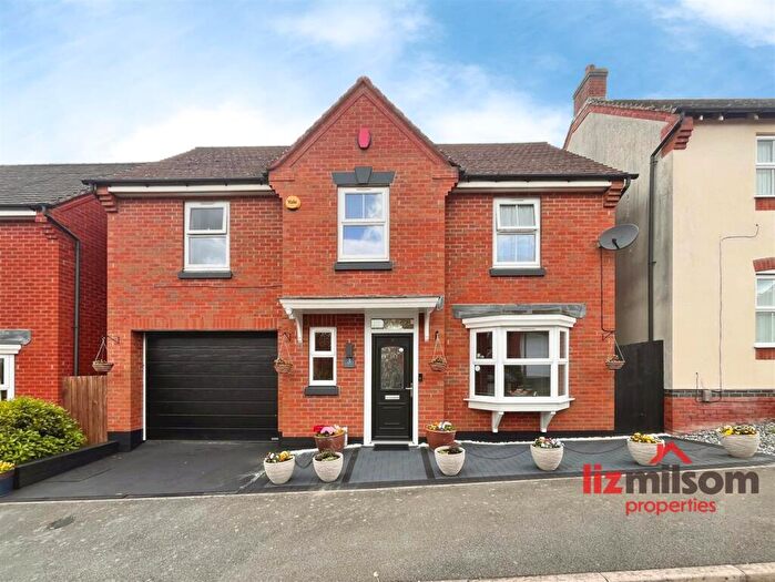 4 Bedroom Detached House For Sale In Stirling Close, Church Gresley, Swadlincote, DE11